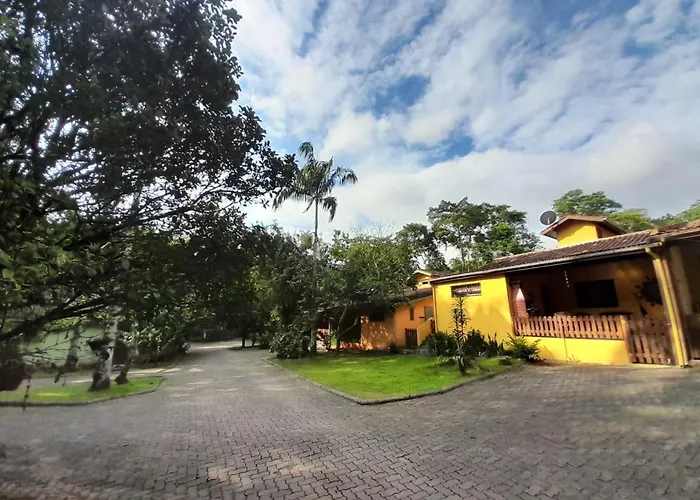 Mandala Casa 3 Dorms Cond Fech Piscina Churrasqueira